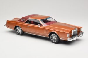 Lincoln Continental Mark V Crystal Apricot Metallic MCG 1:18 MCG18370 Metalas - nuotrauka 4 iš 6