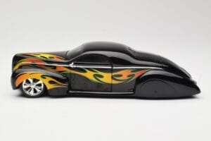 Lincoln Zephyr Scrape Custom Juodas su Liepsnomis Hot Wheels 1:18 57319 Metalas - nuotrauka 4 iš 8