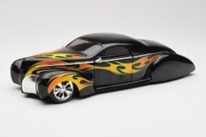 Lincoln Zephyr Scrape Custom Juodas su Liepsnomis Hot Wheels 1:18 57319 Metalas