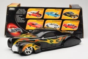 Lincoln Zephyr Scrape Custom Juodas su Liepsnomis Hot Wheels 1:18 57319 Metalas - nuotrauka 8 iš 8
