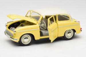 Lloyd Alexander TS Geltonas Revell 1:18 08958 Metalas - nuotrauka 2 iš 8