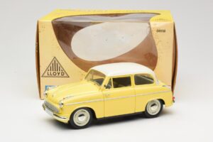 Lloyd Alexander TS Geltonas Revell 1:18 08958 Metalas - nuotrauka 8 iš 8