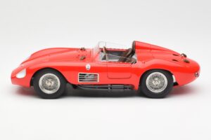Maserati 300S Raudonas CMC 1:18 M-105 Metalas - nuotrauka 3 iš 6