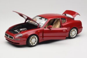 Maserati 3200 GT Tamsiai Raudonas Bburago 1:18 3341-M2 Metalas - nuotrauka 2 iš 8