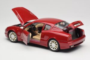 Maserati 3200 GT Tamsiai Raudonas Bburago 1:18 3341-M2 Metalas - nuotrauka 5 iš 8