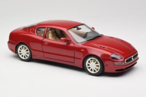 Maserati 3200 GT Tamsiai Raudonas Bburago 1:18 3341-M2 Metalas - nuotrauka 6 iš 8