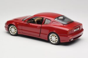Maserati 3200 GT Tamsiai Raudonas Bburago 1:18 3341-M2 Metalas - nuotrauka 7 iš 8
