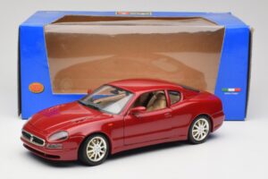 Maserati 3200 GT Tamsiai Raudonas Bburago 1:18 3341-M2 Metalas - nuotrauka 8 iš 8
