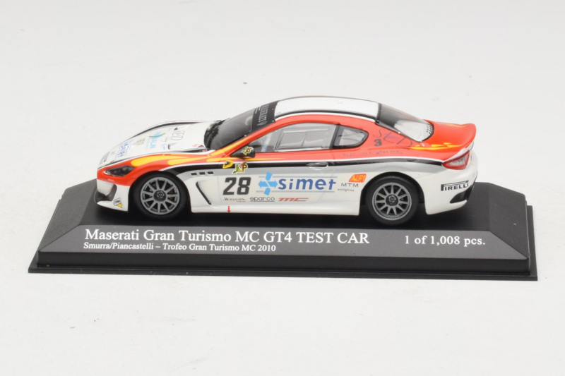 Maserati GranTurismo MC GT4 #28 Smurra / Piancastelli Maserati MC 2010 Minichamps 1:43 400101228 Metalas