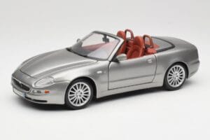 Maserati 4200 GT Spyder Pilkas Bburago 1:18 18-12019 Metalas
