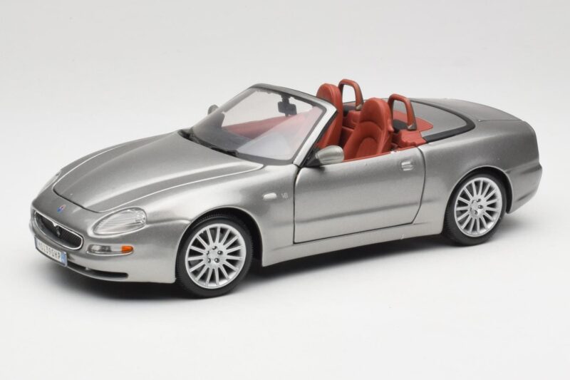 Maserati 4200 GT Spyder Pilkas Bburago 1:18 18-12019 Metalas