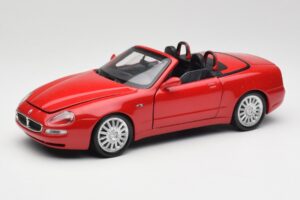 Maserati GT Spyder Raudonas Bburago 1:18 34097 Metalas