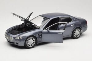 Maserati Quattroporte Blue Metallic Hot Wheels 1:18 B7003 Metalas - nuotrauka 2 iš 8