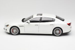 Maserati Quattroporte VI GTS Alpine Baltas AUTOart 1:18 75808 Metalas - nuotrauka 4 iš 8