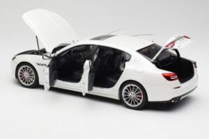 Maserati Quattroporte VI GTS Alpine Baltas AUTOart 1:18 75808 Metalas - nuotrauka 5 iš 8