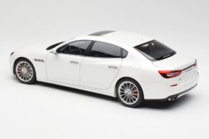 Maserati Quattroporte VI GTS Alpine Baltas AUTOart 1:18 75808 Metalas - nuotrauka 7 iš 8