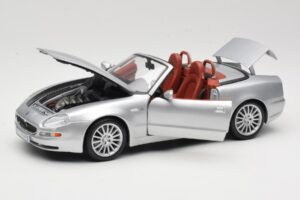 Maserati Spyder Sidabrinis Maisto 1:18 31667 Metalas - nuotrauka 2 iš 8