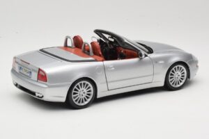 Maserati Spyder Sidabrinis Maisto 1:18 31667 Metalas - nuotrauka 3 iš 8