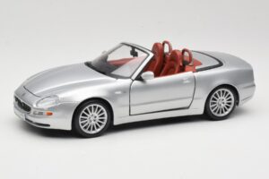Maserati Spyder Sidabrinis Maisto 1:18 31667 Metalas