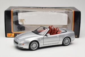 Maserati Spyder Sidabrinis Maisto 1:18 31667 Metalas - nuotrauka 8 iš 8