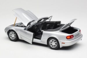 Mazda MX-5 Miata NA Highlight Sidabras Gate 1:18 1015 Metalas - nuotrauka 5 iš 8