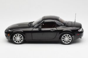 Mazda MX-5 NC Roadster Retractable Hardtop US Spec Juodas AUTOart 1:18 75971 Metalas - nuotrauka 6 iš 10