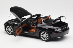 Mazda MX-5 NC Roadster Retractable Hardtop US Spec Juodas AUTOart 1:18 75971 Metalas - nuotrauka 7 iš 10