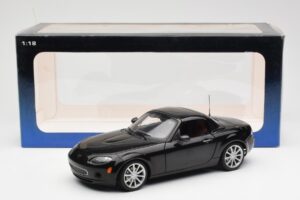 Mazda MX-5 NC Roadster Retractable Hardtop US Spec Juodas AUTOart 1:18 75971 Metalas - nuotrauka 10 iš 10