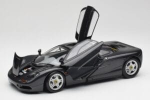 McLaren F1 Carbon Juodas Metalinis Minichamps 1:18 530133420 Metalas - nuotrauka 2 iš 8