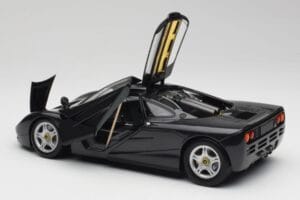 McLaren F1 Carbon Juodas Metalinis Minichamps 1:18 530133420 Metalas - nuotrauka 5 iš 8