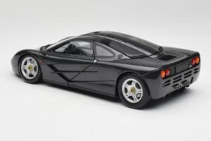 McLaren F1 Carbon Juodas Metalinis Minichamps 1:18 530133420 Metalas - nuotrauka 7 iš 8