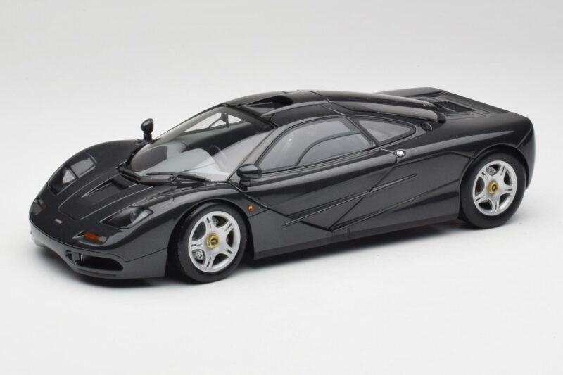 McLaren F1 Carbon Juodas Metalinis Minichamps 1:18 530133420 Metalas