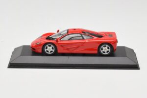 McLaren F1 Raudonas Minichamps 1:43 433133438 Metalas