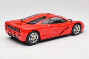 McLaren F1 Magma Raudonas Minichamps 1:18 530133422 Metalas - nuotrauka 3 iš 8