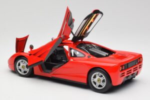 McLaren F1 Magma Raudonas Minichamps 1:18 530133422 Metalas - nuotrauka 5 iš 8