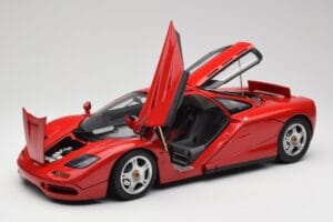 McLaren F1 Raudonas Minichamps 1:12 530133125 Metalas - nuotrauka 2 iš 9