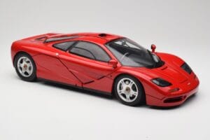 McLaren F1 Raudonas Minichamps 1:12 530133125 Metalas - nuotrauka 7 iš 9