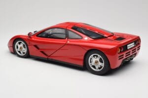 McLaren F1 Raudonas Minichamps 1:12 530133125 Metalas - nuotrauka 8 iš 9