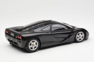 McLaren F1 Road Car Juodas AUTOart 1:18 76002 Metalas - nuotrauka 3 iš 8