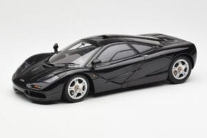 McLaren F1 Road Car Juodas AUTOart 1:18 76002 Metalas