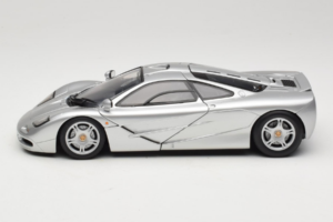 McLaren F1 Sidabrinis UT Models 1:18 530133180-R1 Metalas - nuotrauka 4 iš 8