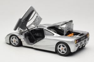 McLaren F1 Sidabrinis UT Models 1:18 530133180-R1 Metalas - nuotrauka 5 iš 8