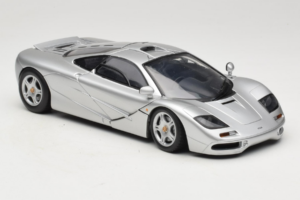 McLaren F1 Sidabrinis UT Models 1:18 530133180-R1 Metalas - nuotrauka 6 iš 8