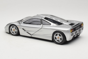 McLaren F1 Sidabrinis UT Models 1:18 530133180-R1 Metalas - nuotrauka 7 iš 8