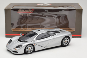 McLaren F1 Sidabrinis UT Models 1:18 530133180 Metalas - nuotrauka 8 iš 8