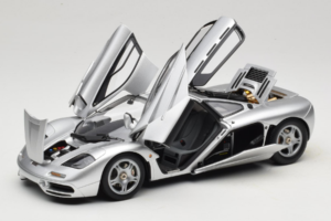 McLaren F1 Sidabrinis LCD 1:18 LCD18014-SI Metalas - nuotrauka 2 iš 8