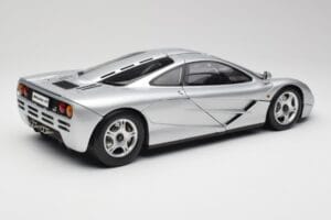McLaren F1 Sidabrinis Minichamps 1:12 530133129 Metalas - nuotrauka 3 iš 8