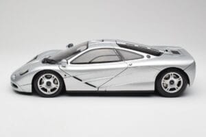 McLaren F1 Sidabrinis Minichamps 1:12 530133129 Metalas - nuotrauka 4 iš 8