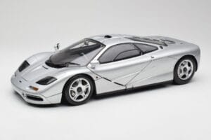 McLaren F1 Sidabrinis Minichamps 1:12 530133129 Metalas