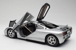 McLaren F1 Sidabrinis Minichamps 1:12 530133129 Metalas - nuotrauka 5 iš 8